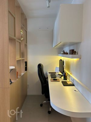 Image 7 - 918526