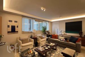 Image 32 - 918533