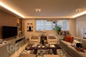 Image 1 - 918533