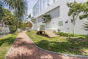 Image 10 - 918534