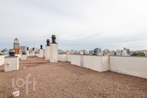 Image 21 - 918537