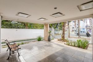 Image 11 - 918537