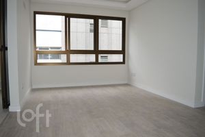 Image 1 - 918553