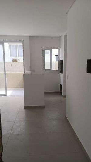 Image 1 - 918555