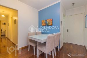 Image 4 - 918557
