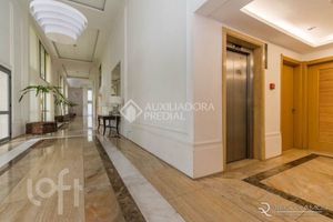 Image 16 - 918558