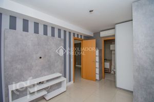 Image 8 - 918558