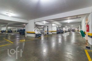 Image 13 - 918558