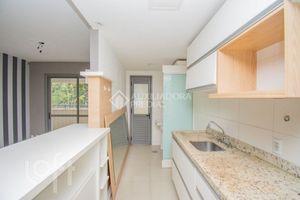 Image 4 - 918558