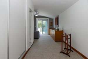 Image 18 - 918586
