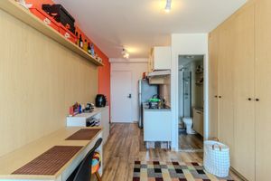 Image 9 - 918587