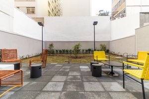 Image 32 - 918587