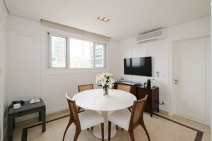 Image 13 - 918590