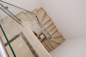 Image 62 - 918590
