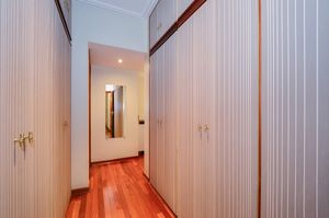 Image 33 - 918592