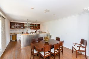 Image 6 - 918598