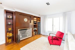 Image 19 - 918598