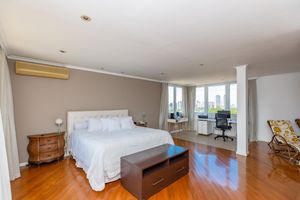 Image 39 - 918598