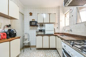 Image 19 - 918599