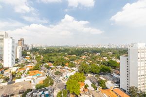 Image 18 - 918600