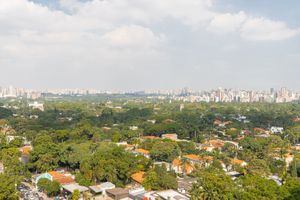 Image 19 - 918600