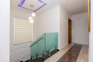 Image 31 - 918604