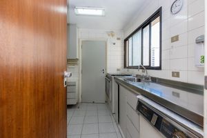 Image 13 - 918605