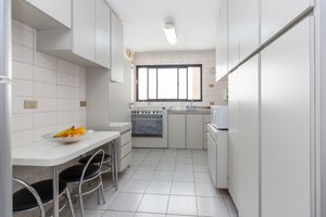 Image 15 - 918605