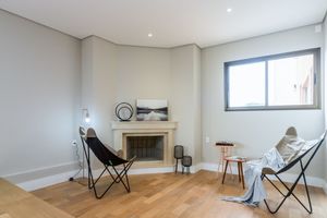 Image 19 - 918607