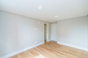 Image 30 - 918607