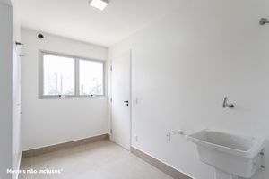 Image 17 - 918610