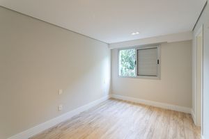 Image 37 - 918610