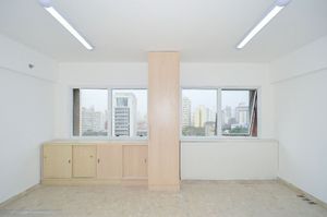 Image 1 - 918612