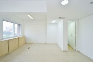 Image 7 - 918612