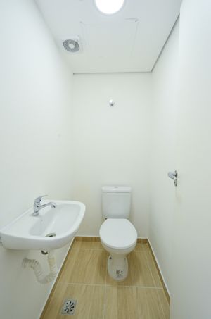 Image 12 - 918614