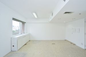Image 16 - 918614