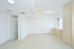 Image 1 - 918614