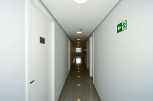 Image 21 - 918614