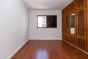 Image 33 - 918618