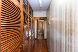 Image 30 - 918620