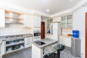 Image 18 - 918622