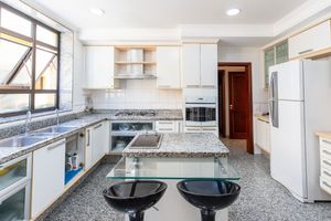 Image 19 - 918622