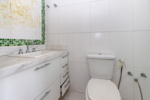 Image 11 - 918628
