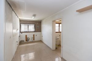 Image 8 - 918628