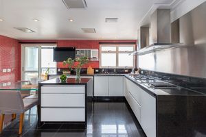 Image 18 - 918637