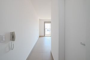 Image 12 - 918638