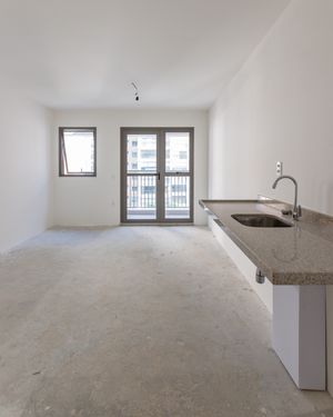 Image 1 - 918641