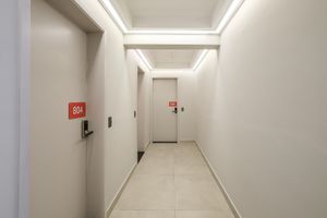 Image 13 - 918648