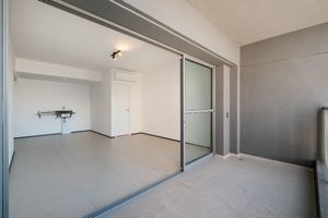 Image 7 - 918650