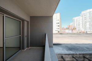 Image 10 - 918650